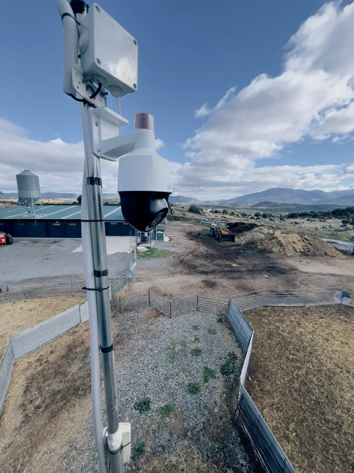 Outdoor surveillance installation